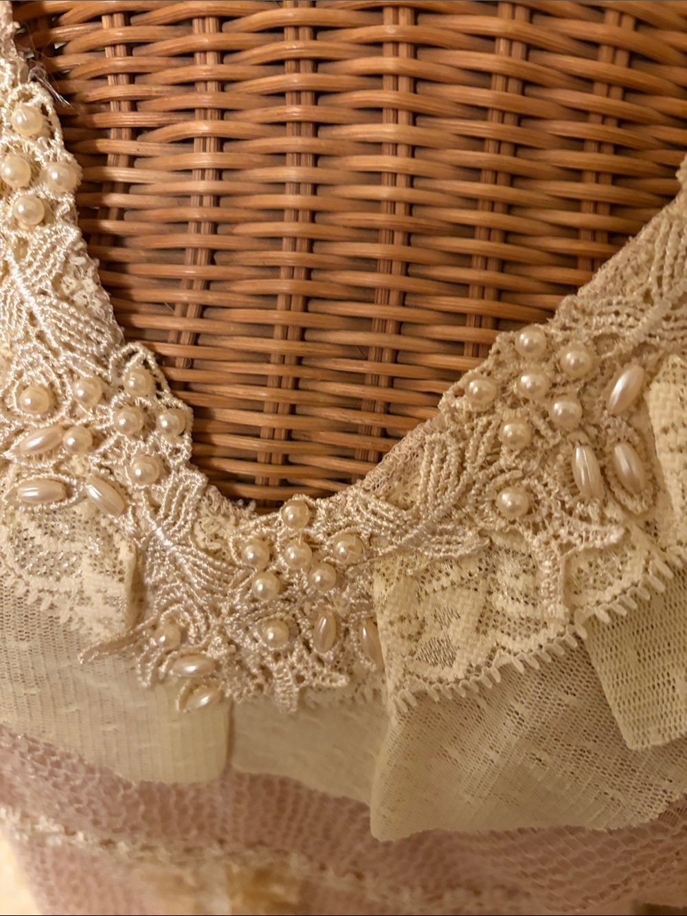 Pretty Angel Cream Lace & Ruffle Sleeveless Top - Picture 4 of 7